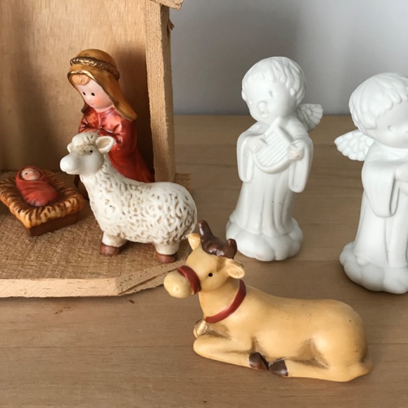 Nativity Set (10 pieces) - Picture 2 of 4
